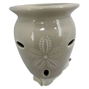Scentsy Plug-In Wax Warmer Sand Dollar Nightlight Beach Nautical Cream White EUC